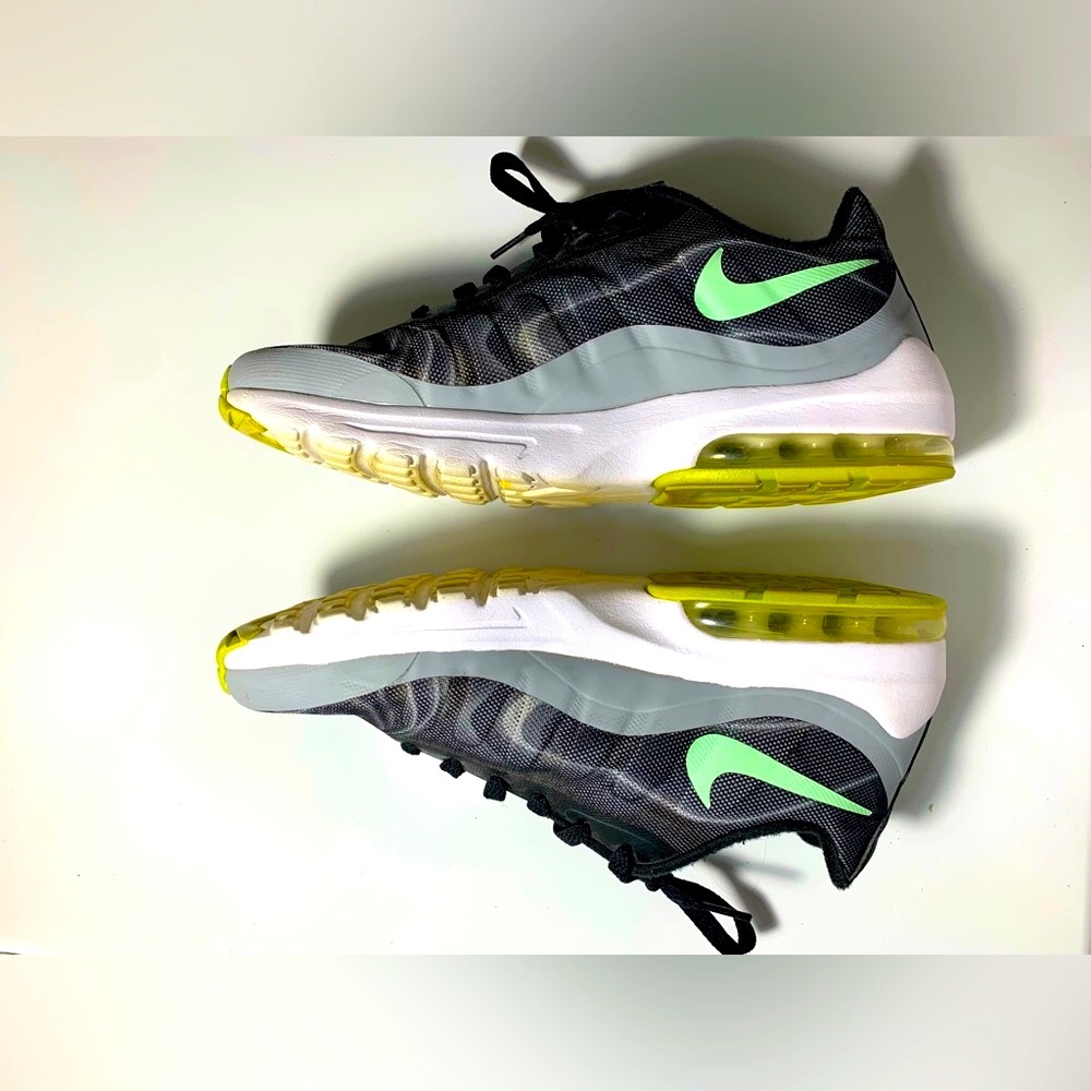 Black/White/Teal Nike Sneakers